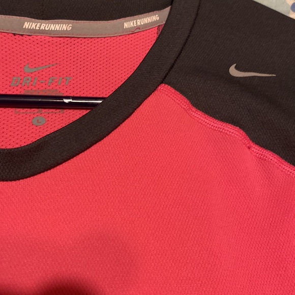 Nike Pink Dri Fit Running Shirt - Picture 4 of 9